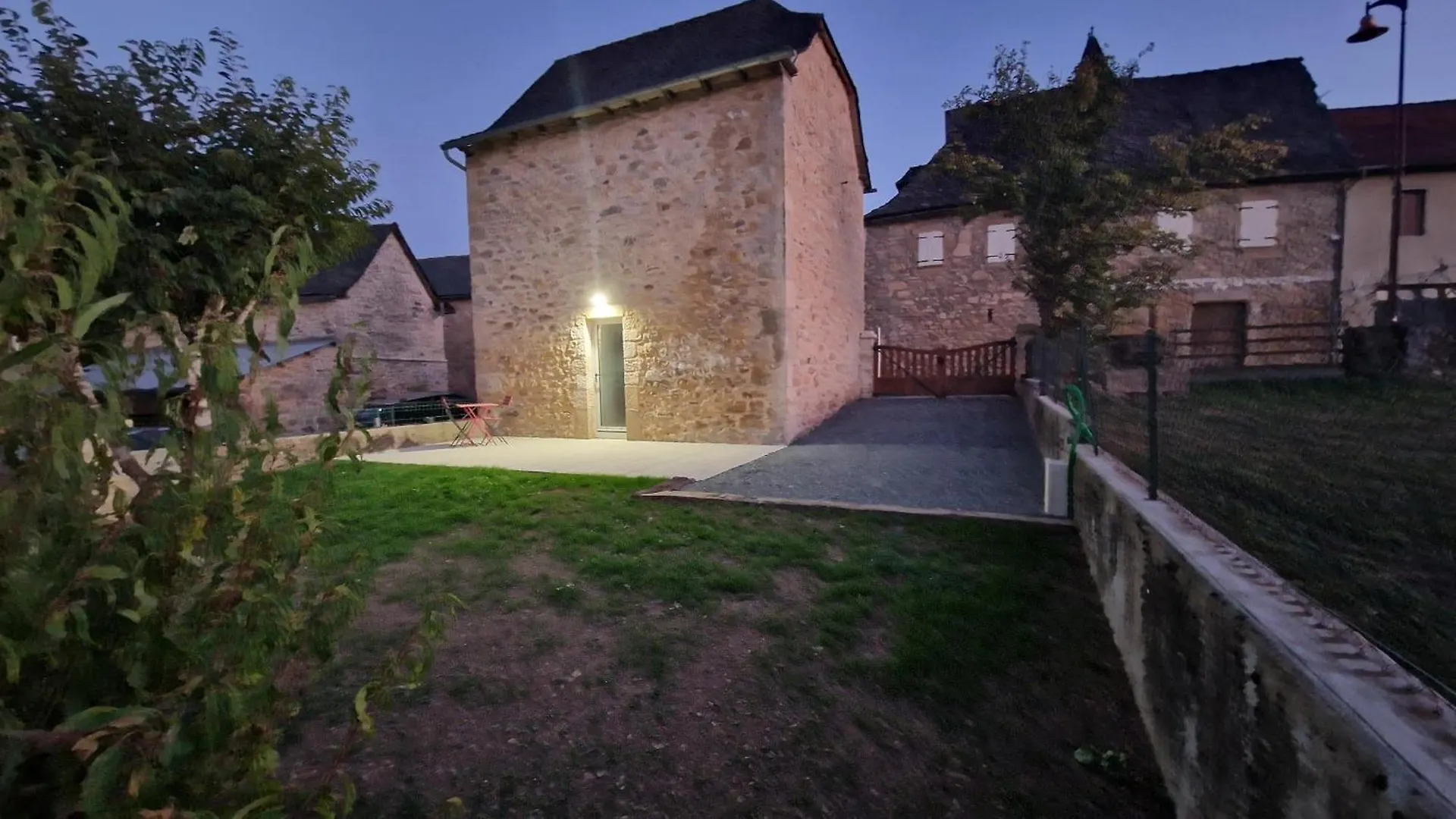 Jolie Petite Maison 134 Lugan 0*, Lugan (Aveyron)